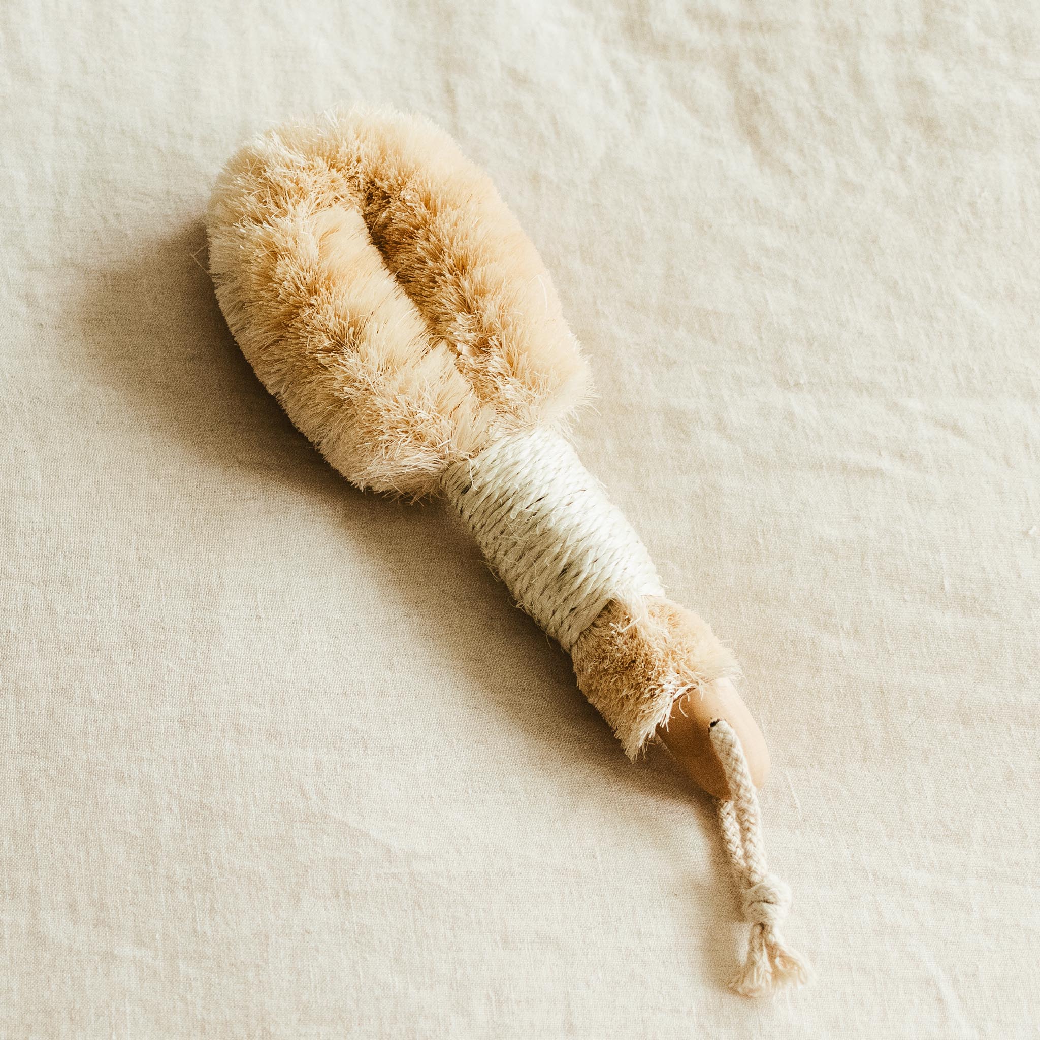 pdp_exfoliatingbodybrush_lifestyle.jpg
